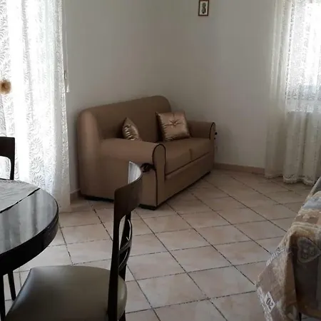 Iris Vila Ostuni