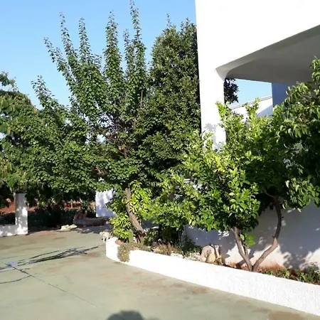 Iris Villa