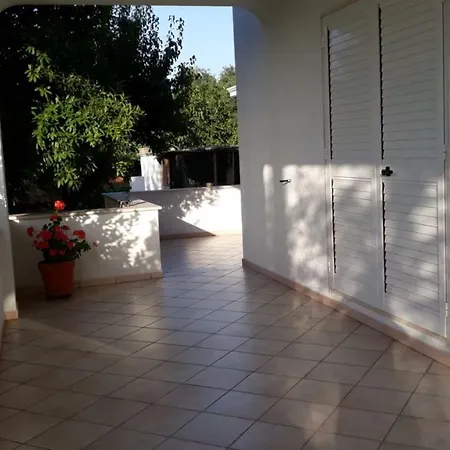 Iris Villa
